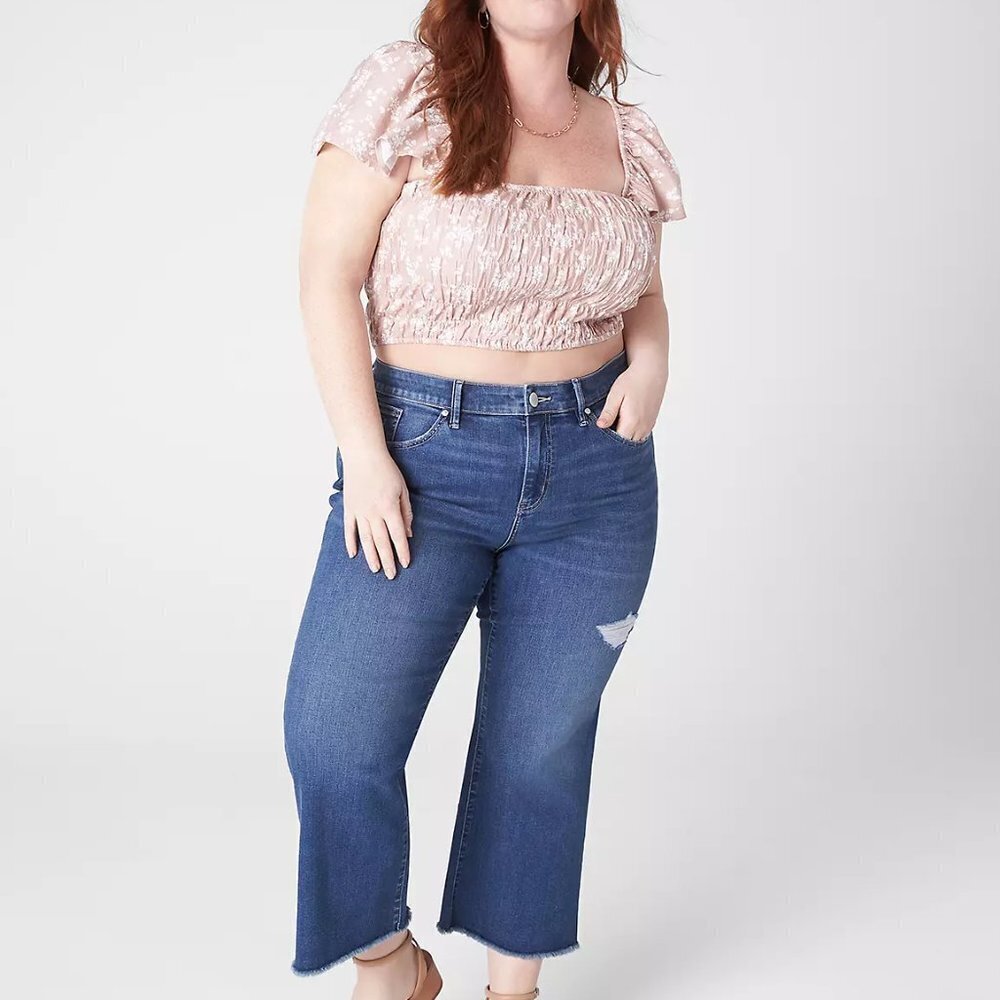 Lane Bryant Jeans Women's 26 Raw Hem Distressed Mid-Rise Cropped‎ Flare